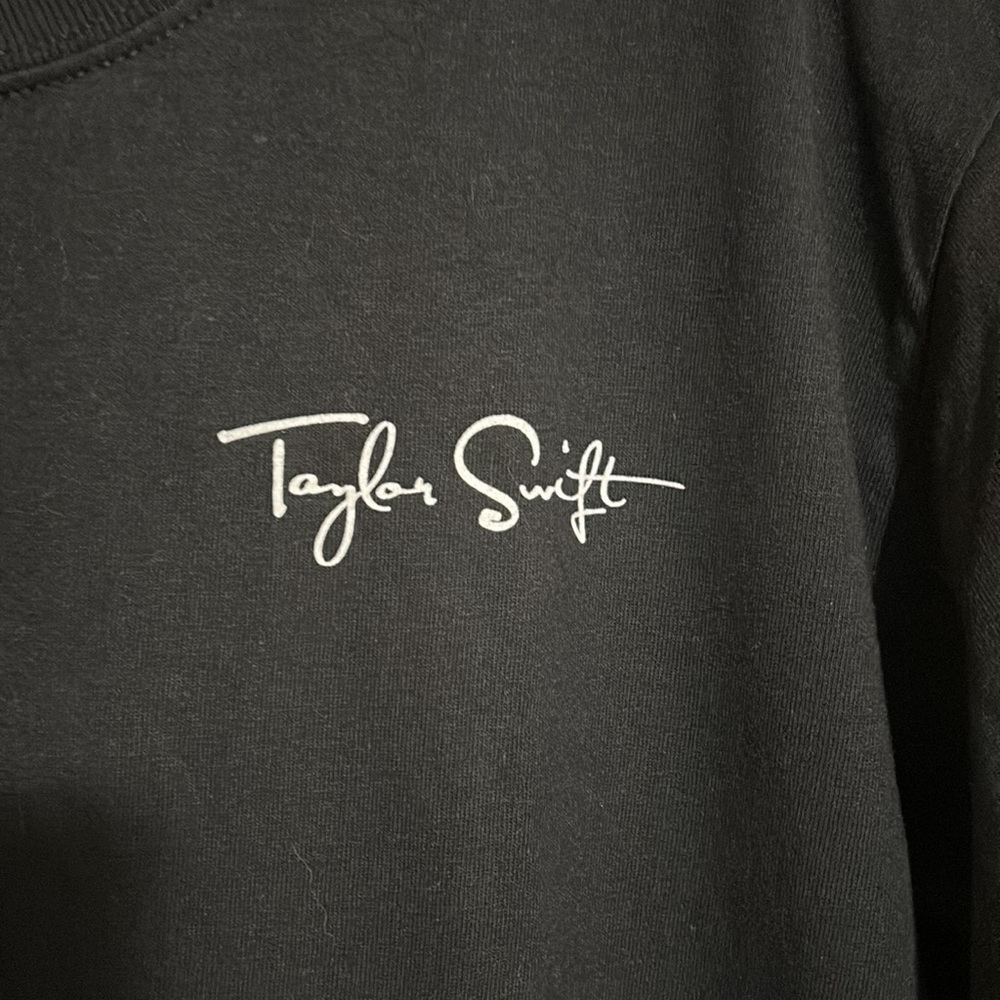 Taylor Swift Long Sleeved Black Tee - Picture 2 of 6